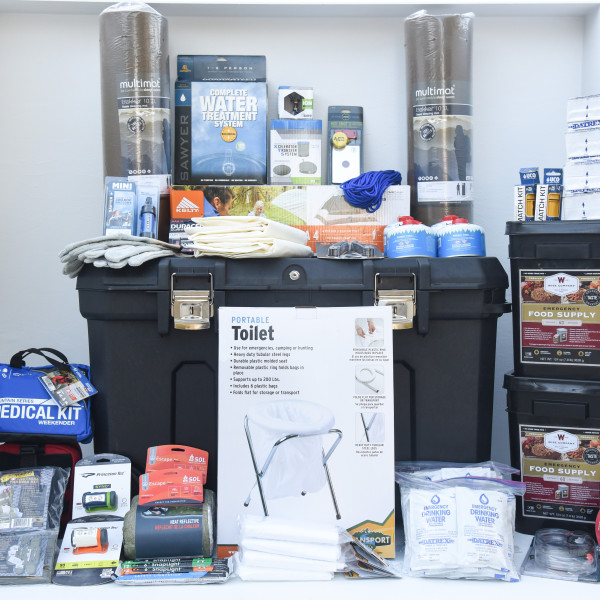 Deluxe Family Home Emergency Kit – Perfect Prepper